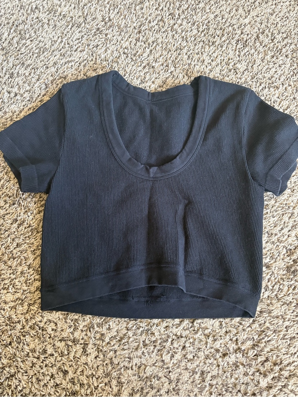 ALO Black Ribbed Scoop-Neck Crop Top